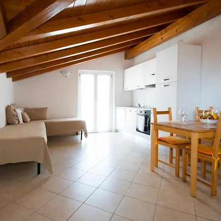 Lakeside Aparthotel 4*