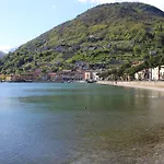 Lakeside 4*
