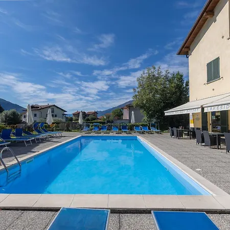 Lakeside מלון דירות דומאסו