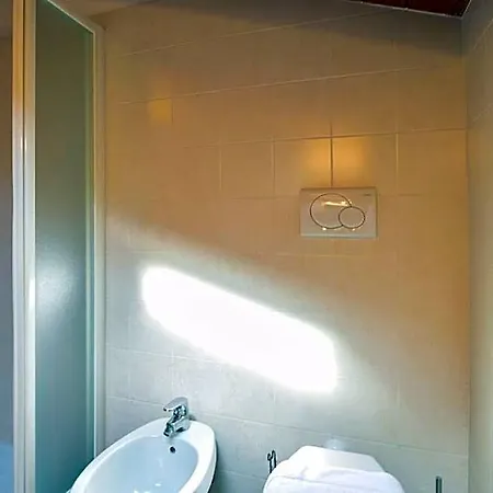 Lakeside Aparthotel 4*