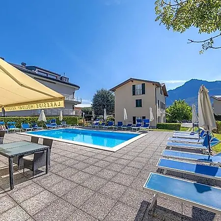 Lakeside 4*