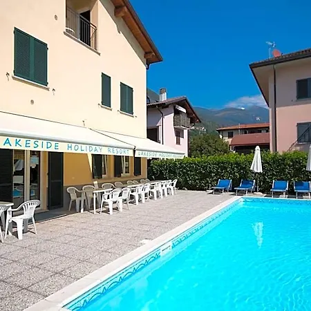 Lakeside 4*