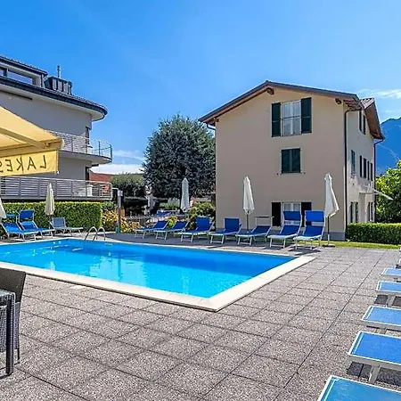 Lakeside Aparthotel 4*