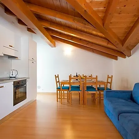 Aparthotel Lakeside 4*