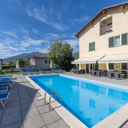 Lakeside Aparthotel