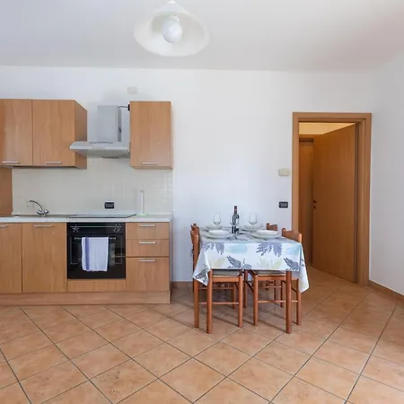 Lakeside Apartahotel 4*