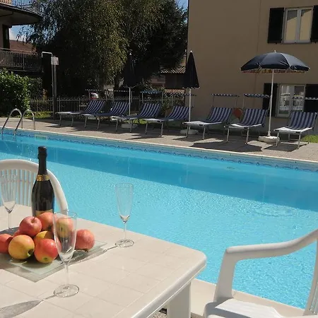 Апарт-отель Lakeside 4*