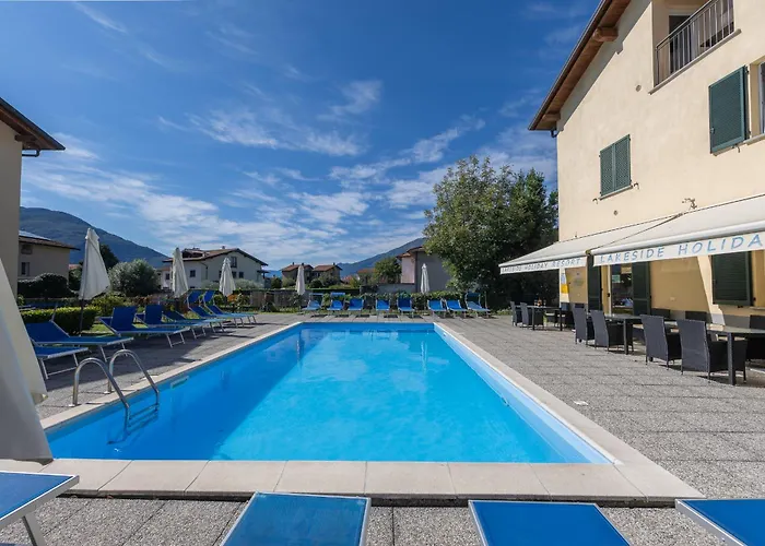 Lakeside מלון דירות דומאסו