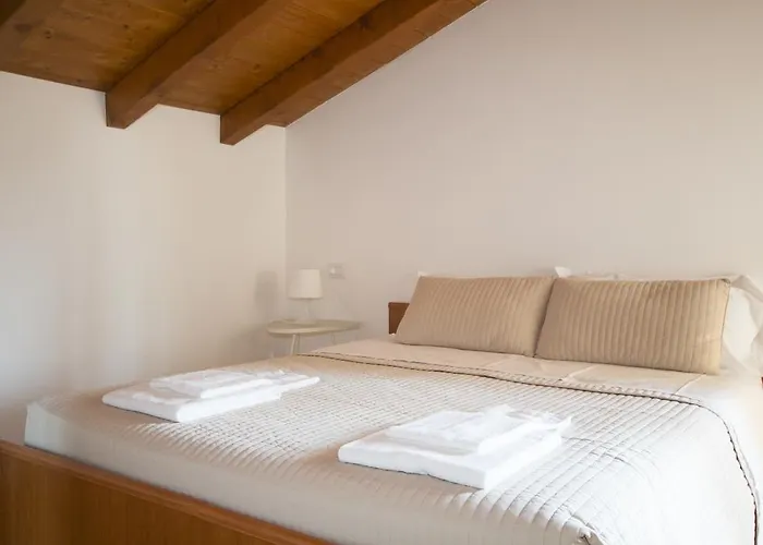 Lakeside דומאסו