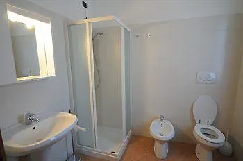 Lakeside מלון דירות