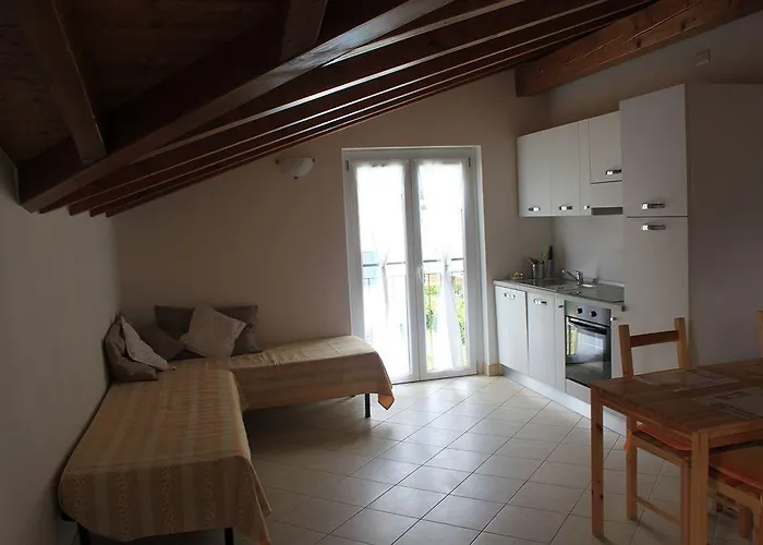 מלון דירות Lakeside