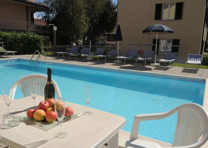 Lägenhetshotell Lakeside 4*