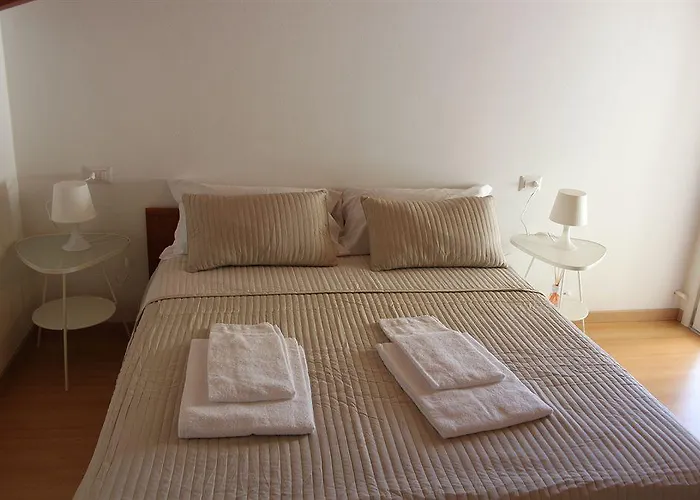 Lakeside דומאסו