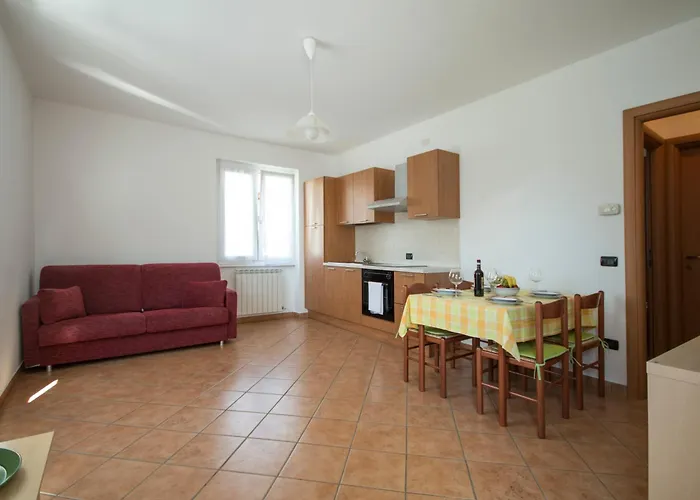 Lakeside מלון דירות 4*