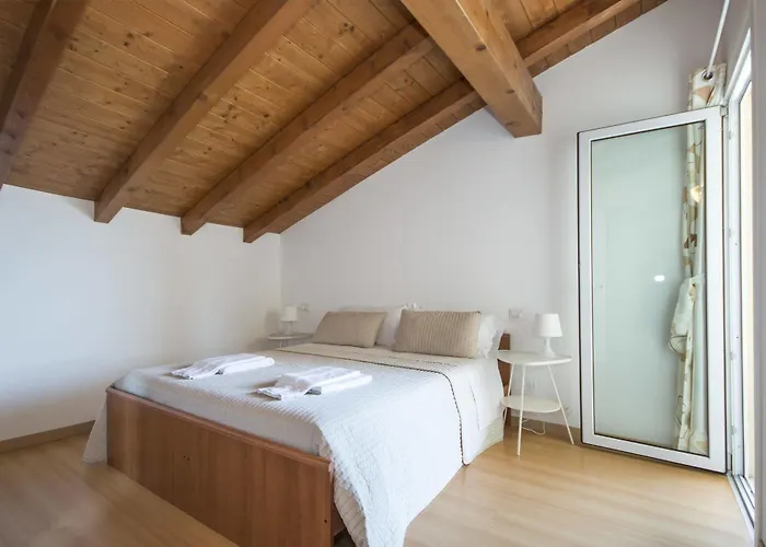 Lakeside דומאסו