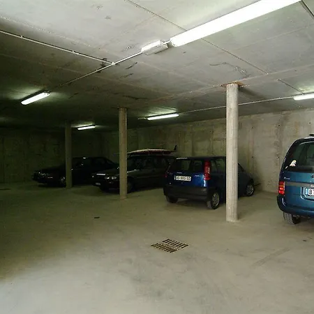 Lakeside Домазо