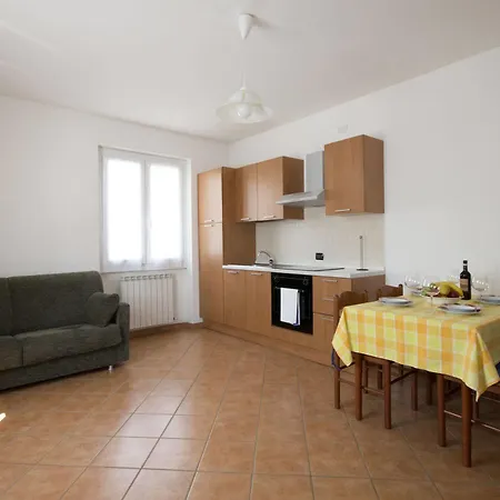 Lakeside Домазо