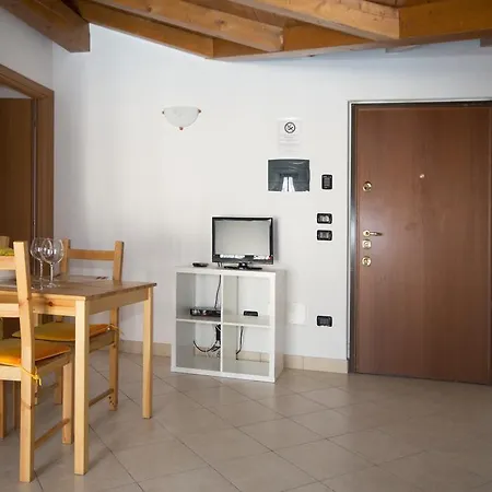 Apartahotel Lakeside 4*