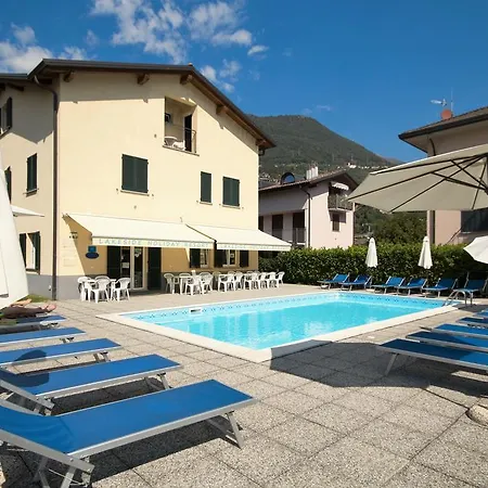 Apartahotel Lakeside 4*