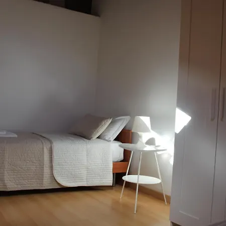 Lakeside Apartahotel